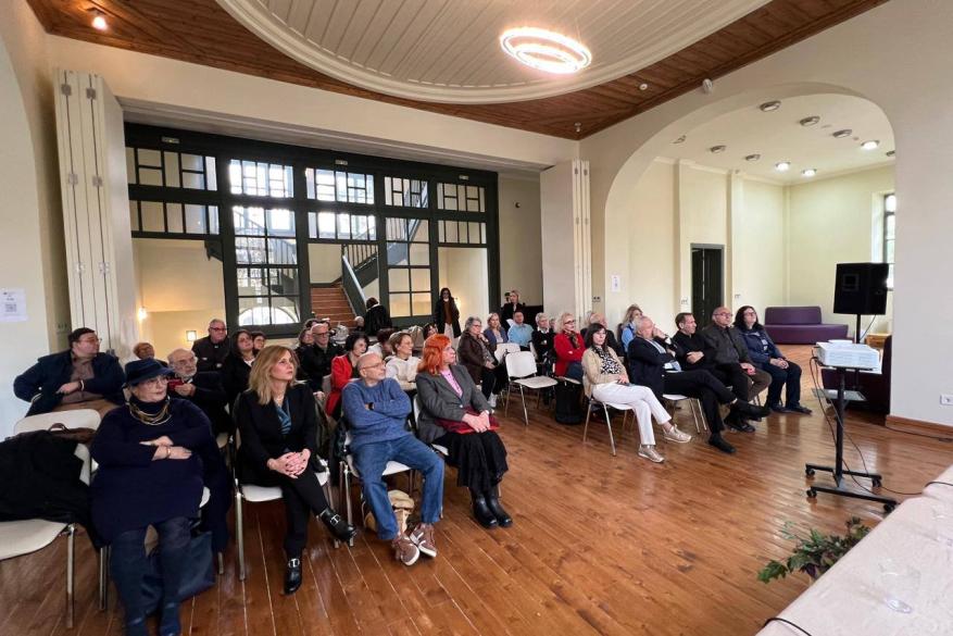 Λογοτεχνία και Τύπος Λογοτεχνία και Τύπος