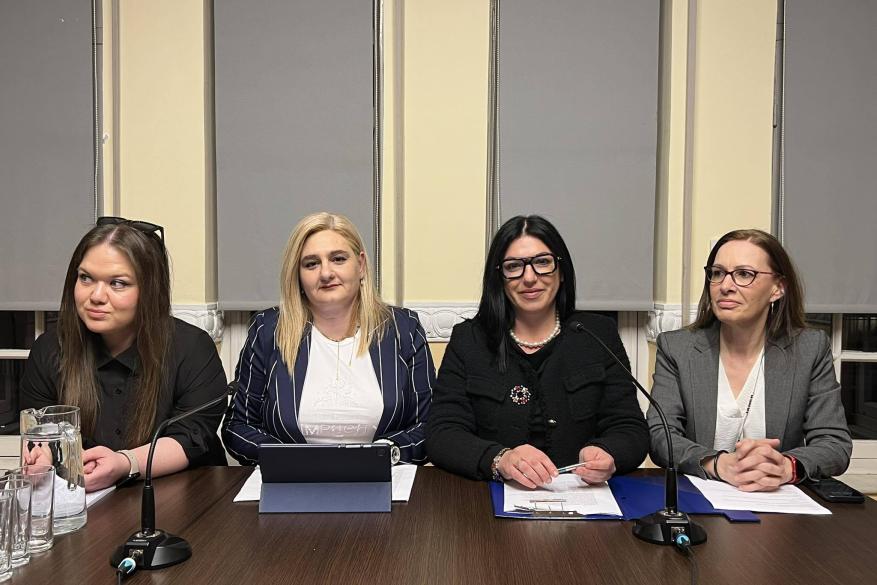 «Γυναίκες Δημοσιογράφοι στην Περιφέρεια: Προκλήσεις και Πραγματικότητα».